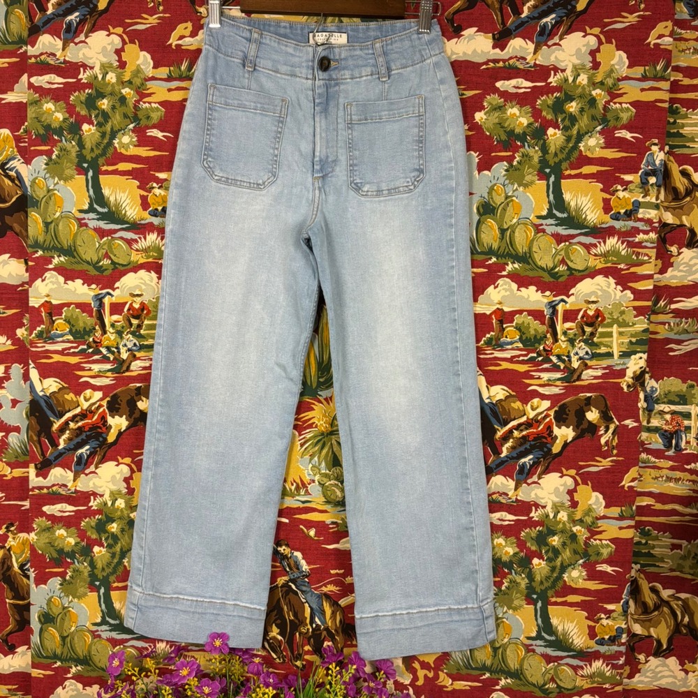 Bagatelle Wide Leg Crop Jeans 26 Light Wash Excellent High Rise Patch Pocket